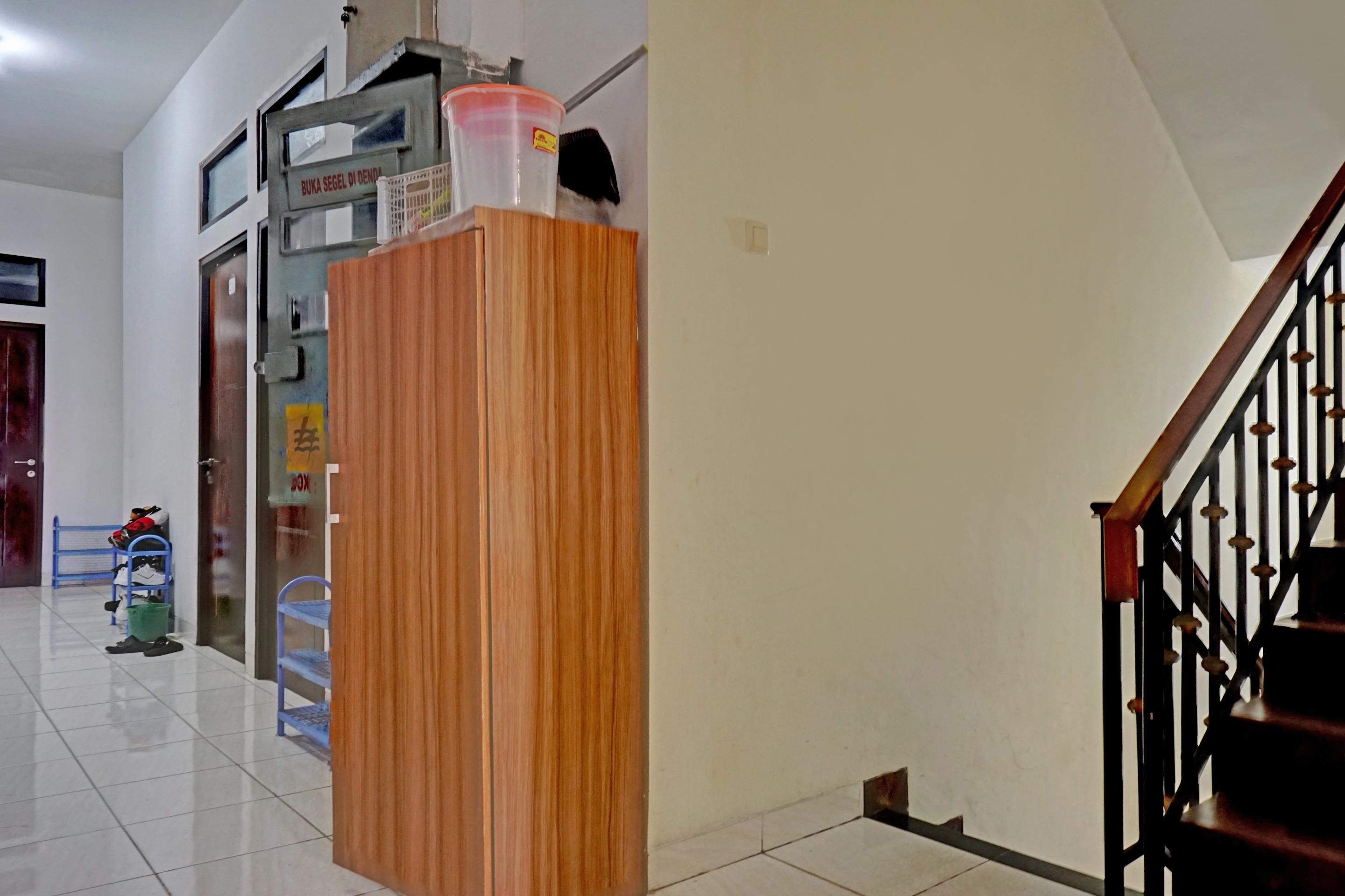 Oyo 90489 Kejora Homestay Jakarta Ngoại thất bức ảnh